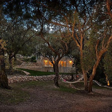 Mavres Luxury Studio Ágios Matthaíos Dış mekan fotoğraf