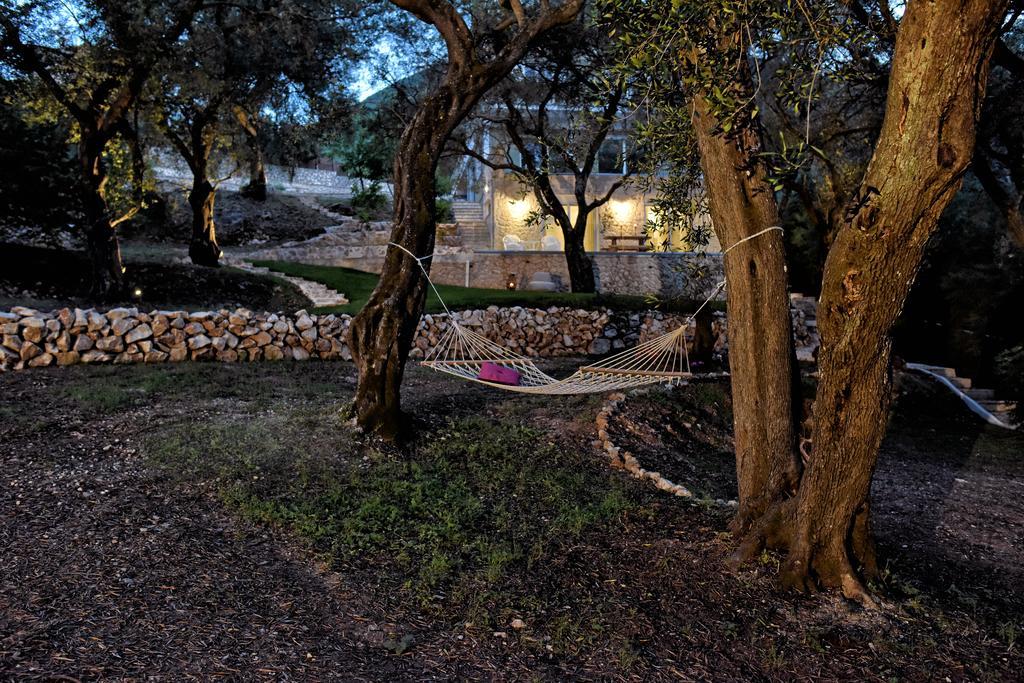 Mavres Luxury Studio Ágios Matthaíos Dış mekan fotoğraf